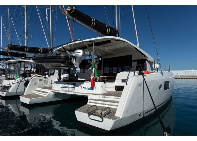 Lagoon 42