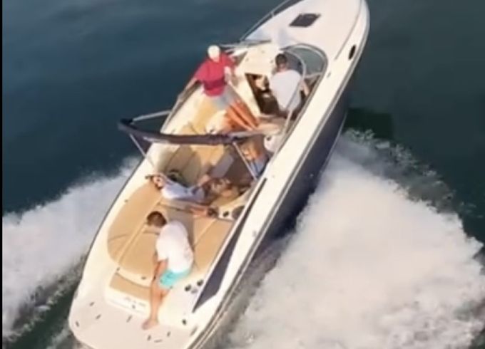 Rinker 246 Cabin