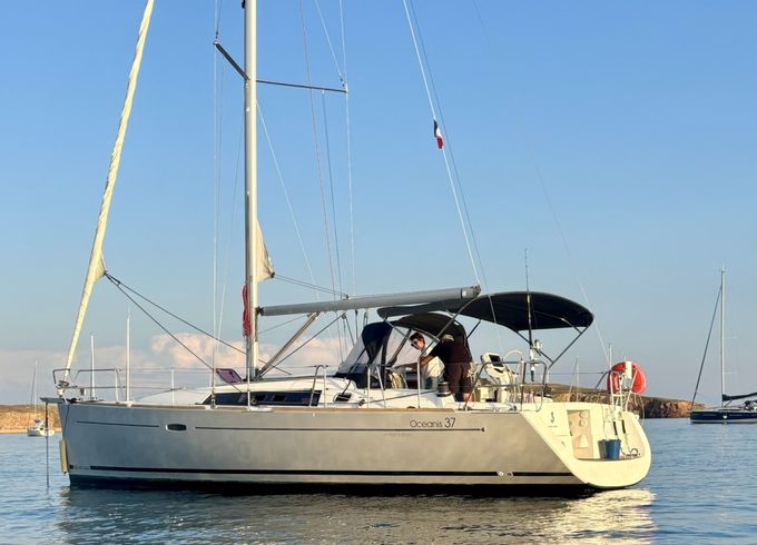 Bénéteau Oceanis 37