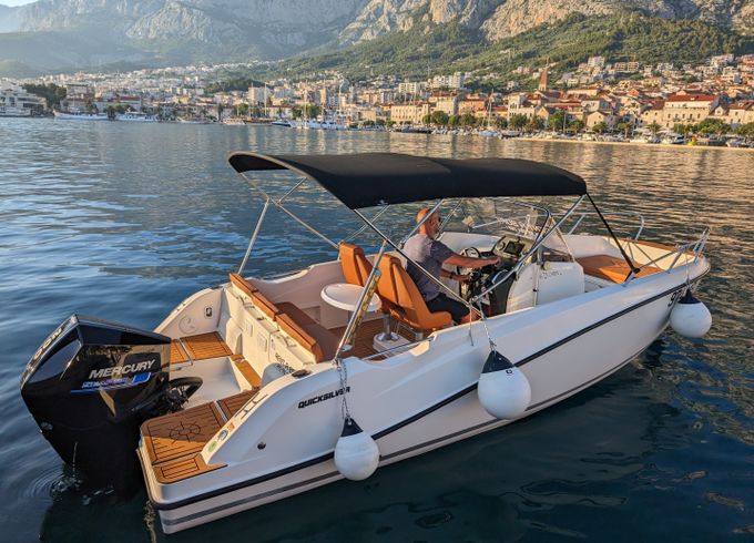 Quicksilver Activ 675 Open
