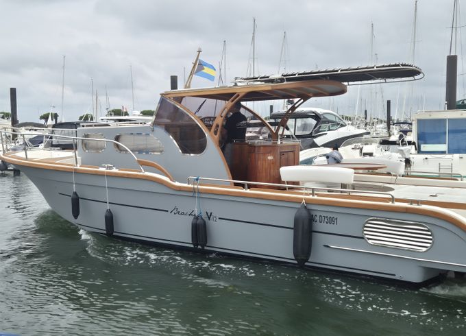 Beacher V12