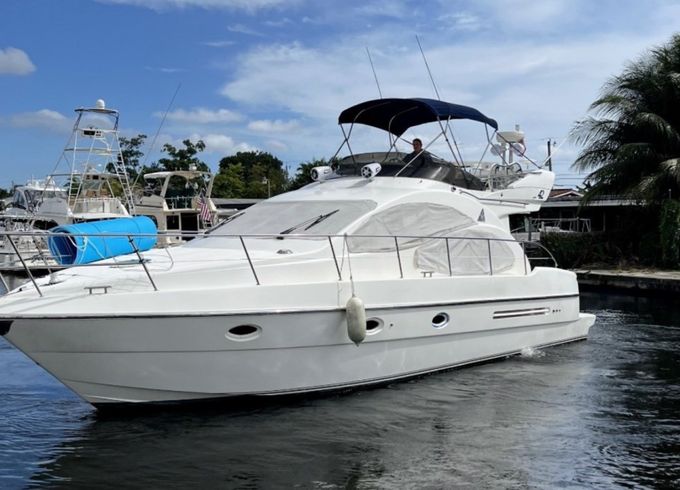 Azimut 42 Fly