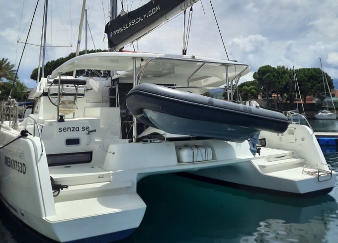 Lagoon 42