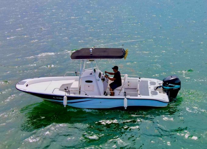 Boston Whaler Power Boat