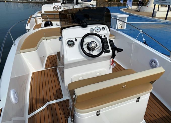 Quicksilver 600 Commander