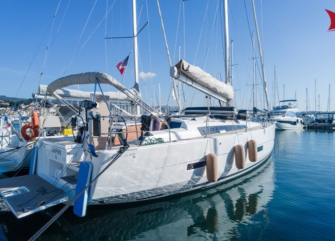 3 DUFOUR 430