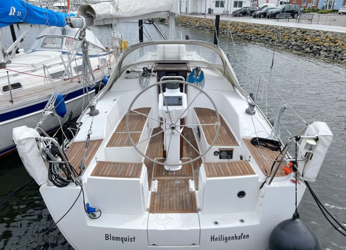 Hanse 320