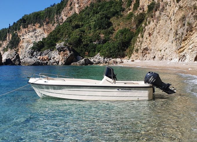 Yamaha Up To 7 Persons and 30 HP engine