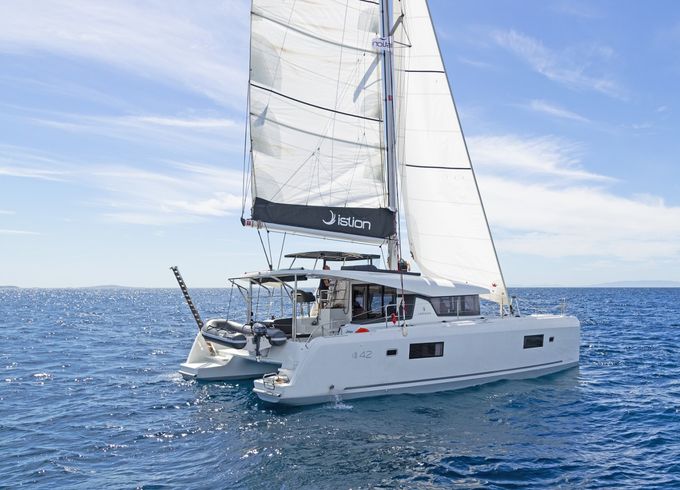 Lagoon 42
