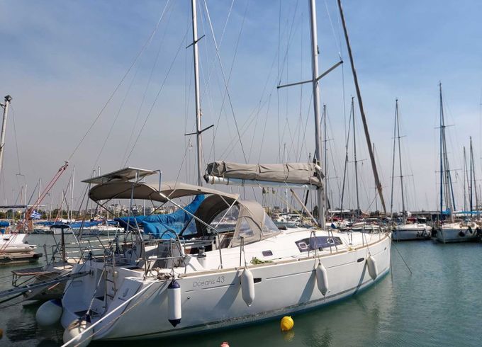 Bénéteau Oceanis 43