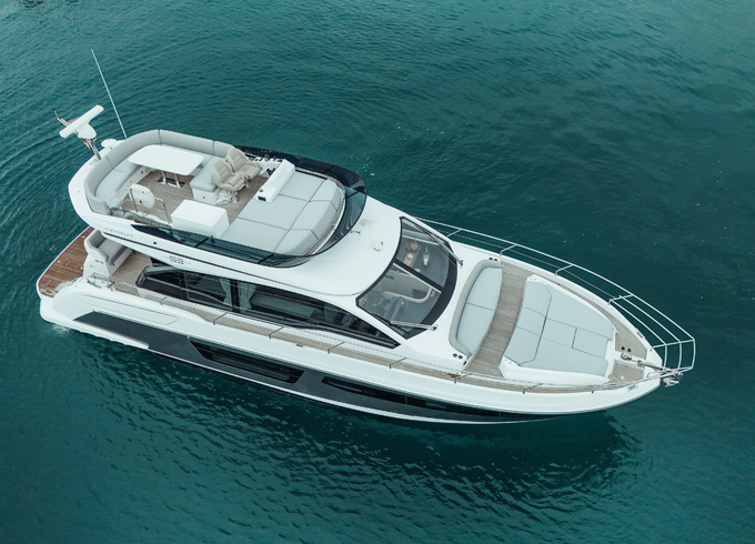 Azimut 53 Fly