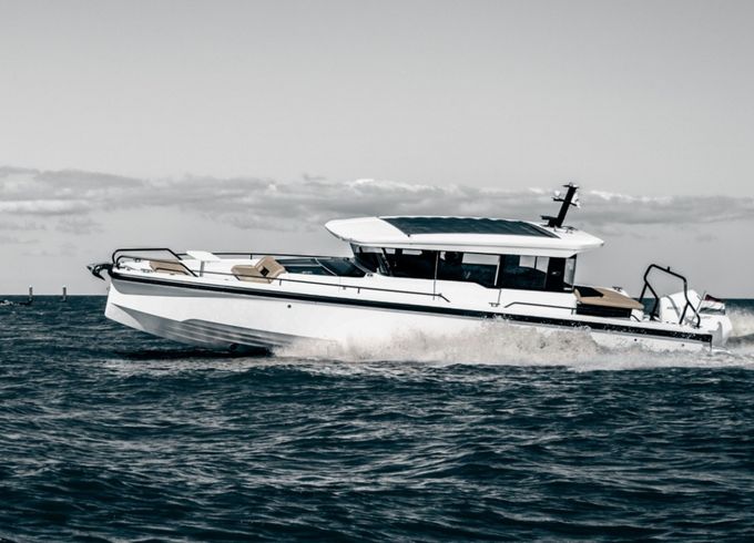 Axopar 37 XC Cross Cabin