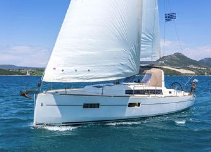 Bénéteau Oceanis 38