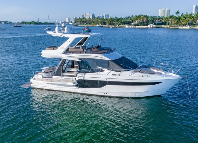 Galeon 500 Fly