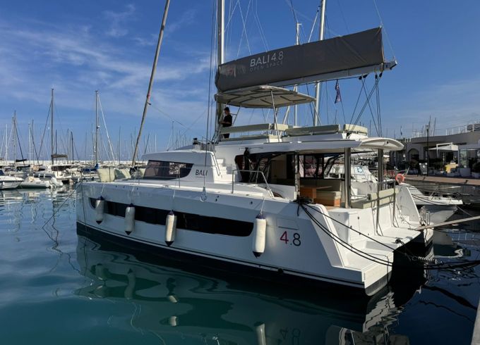 Bali 4.8 Silver Dolphin