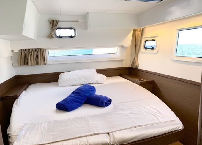 Lagoon 42