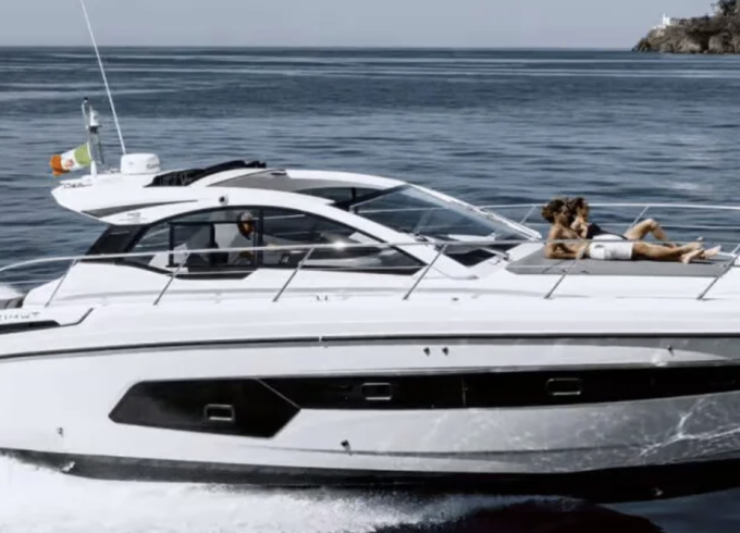 Azimut Atlantis 44
