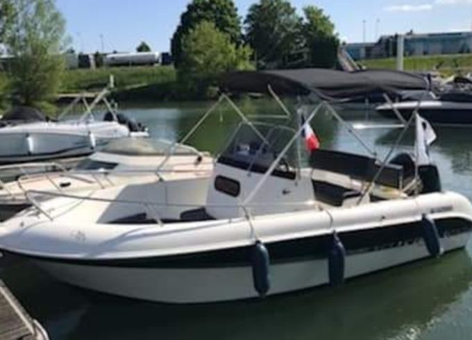 Selection-Boat Aston 21