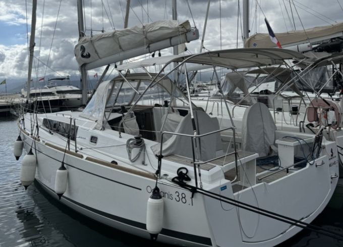 Bénéteau Oceanis 381