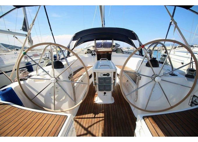 Bavaria 44