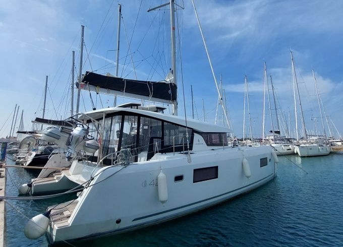 Lagoon 42
