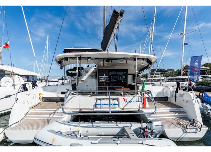 Lagoon 42