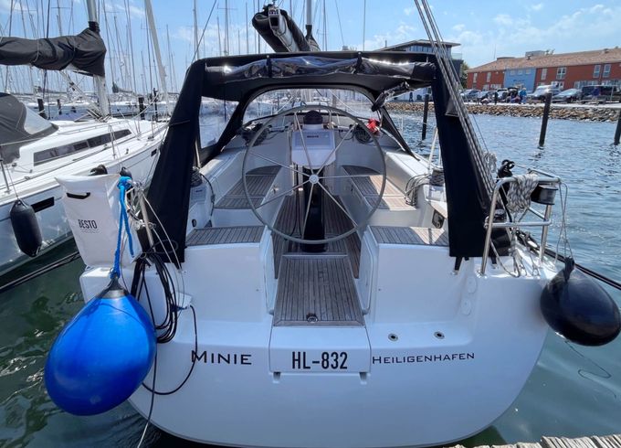 Hanse 370