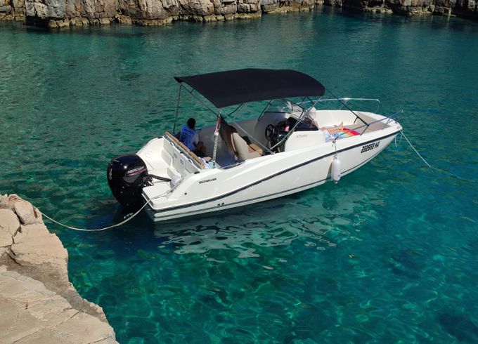 Quicksilver Activ 675 Open