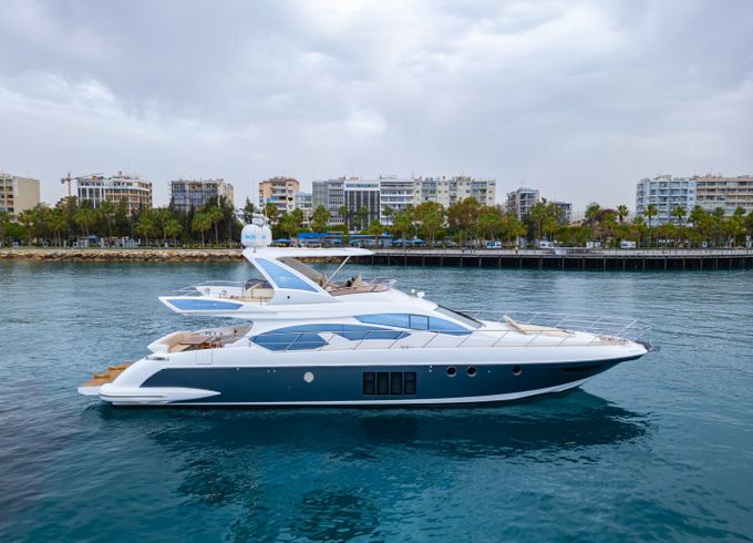 Azimut 64 Fly