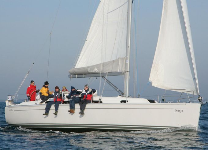 Hanse 370