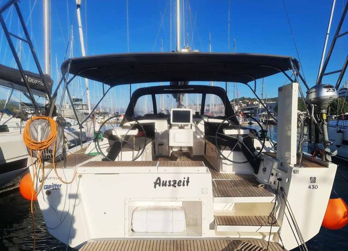 Dufour 430