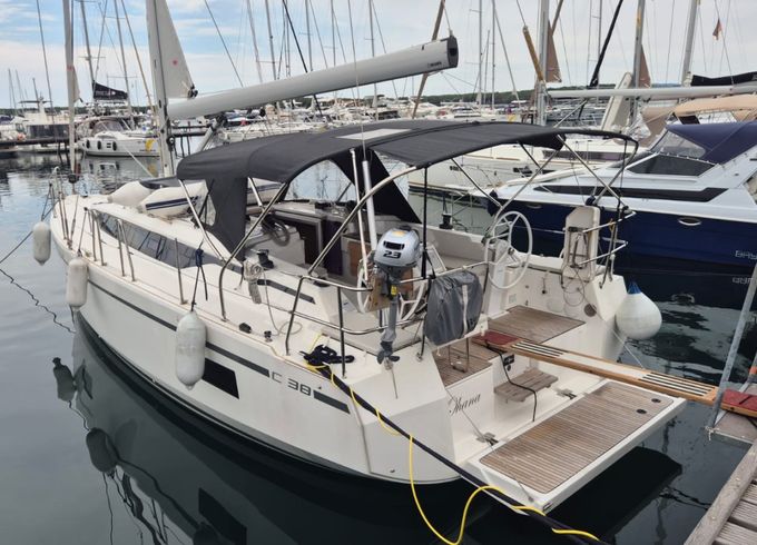 Bavaria C38