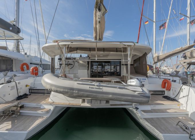 Lagoon 42