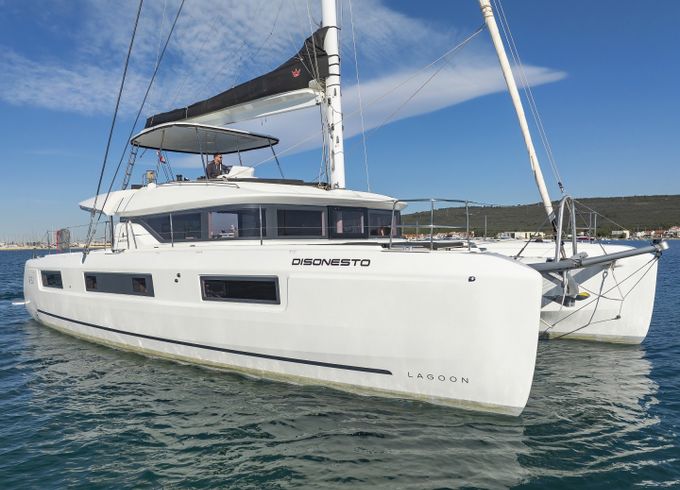 Lagoon 51