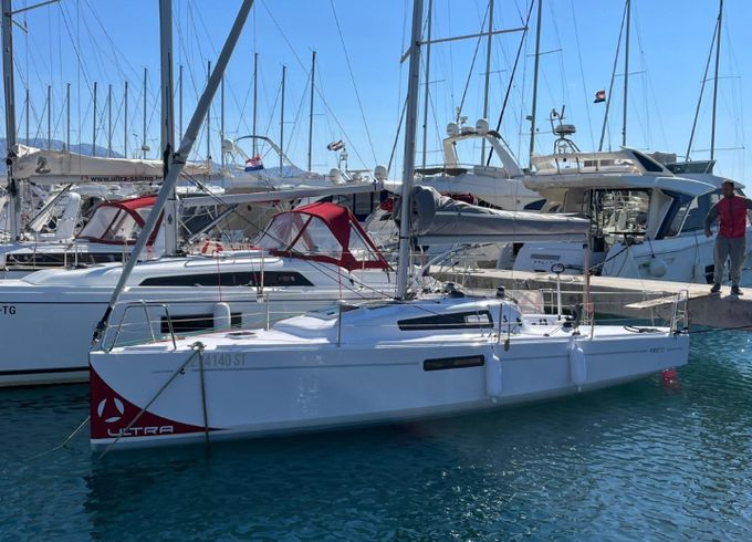 Bénéteau First 27