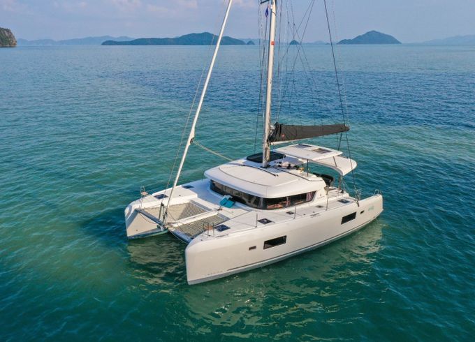 Lagoon 42