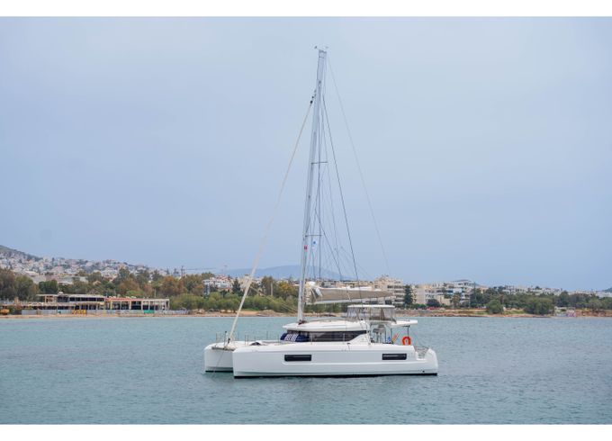 Lagoon 43