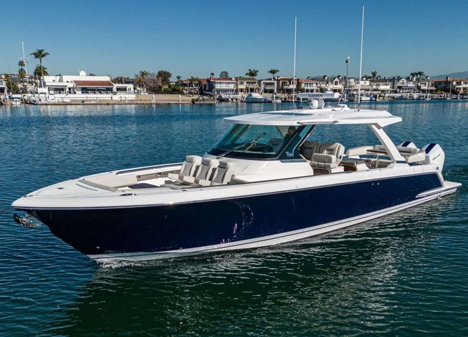 Tiara 43