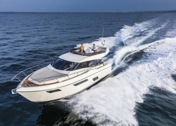 Ferretti Yachts 450