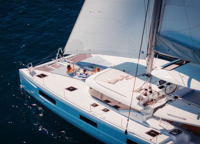 Lagoon 46 Owner's Version (LUXURY Equipped, SKIPPERED only)