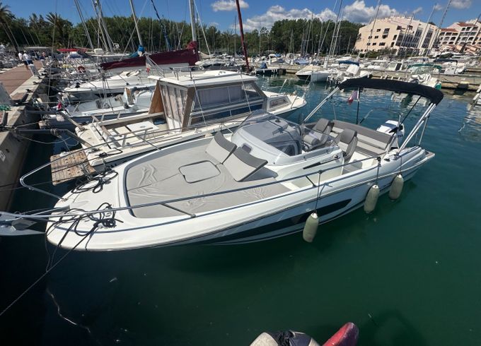 Jeanneau Cap Camarat 7.5 WA Serie 2
