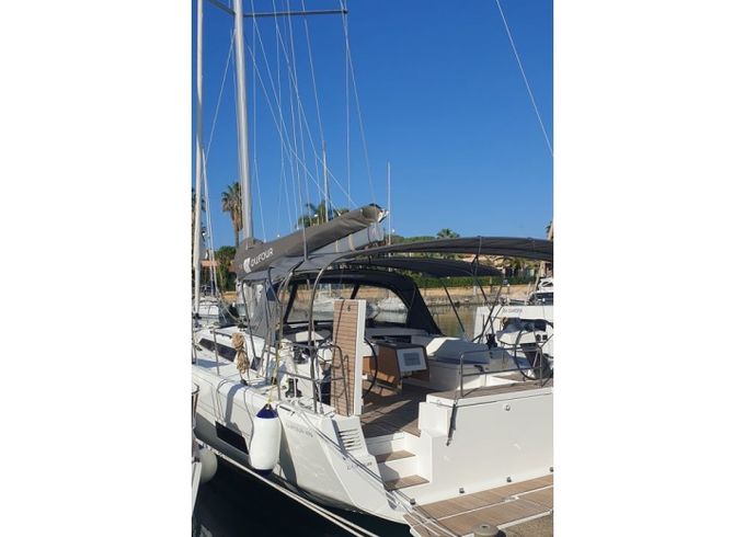 Dufour 470