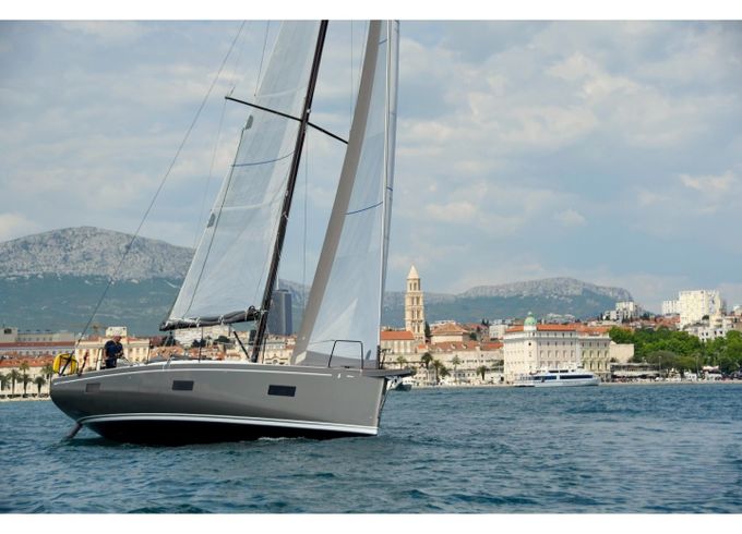 Bénéteau First 44