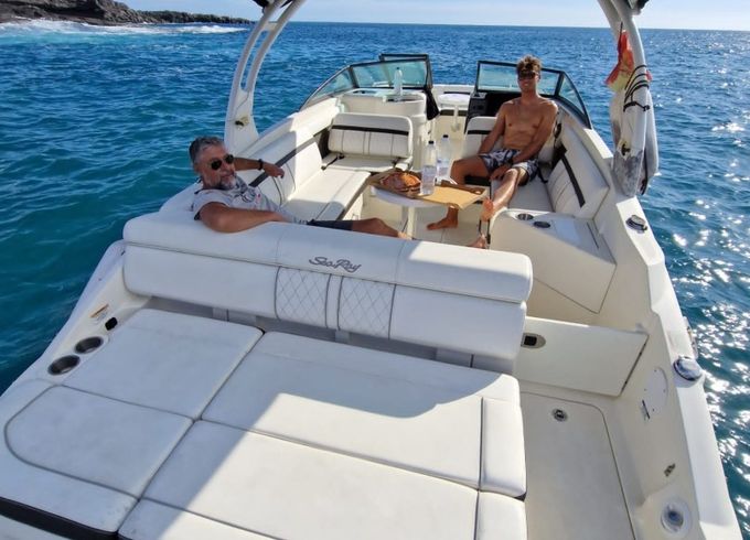 Sea Ray SDX 270