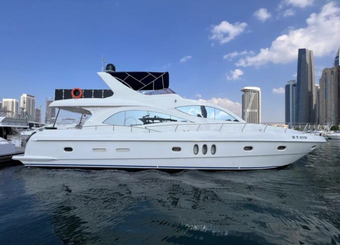 Majesty Yachts 70