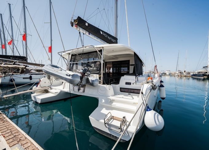 Lagoon 42