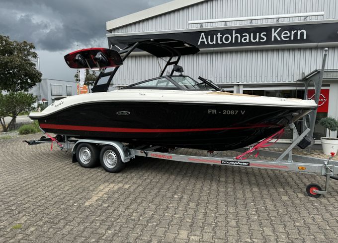 Sea Ray SPX 210