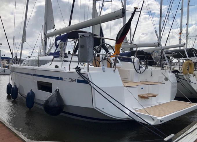 Bavaria C38