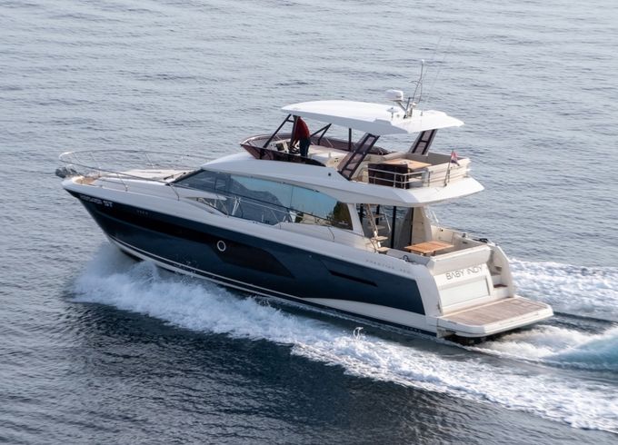 Jeanneau Prestige 520 Flybridge - 3 + 1 cab.