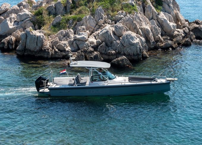 Axopar 28 T-Top